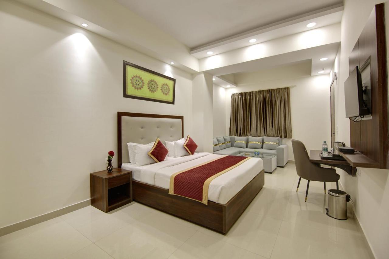 Hotel La Mirage 诺伊达 外观 照片