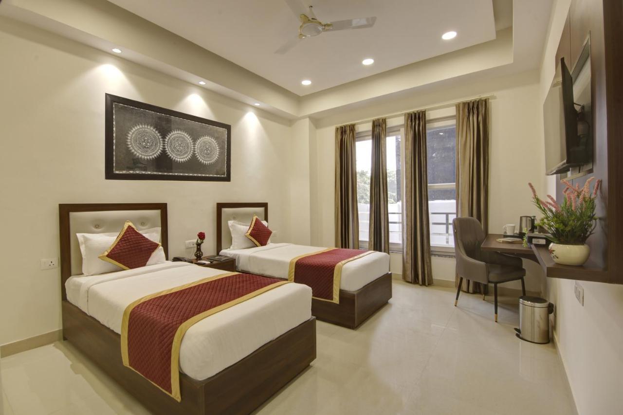 Hotel La Mirage 诺伊达 外观 照片
