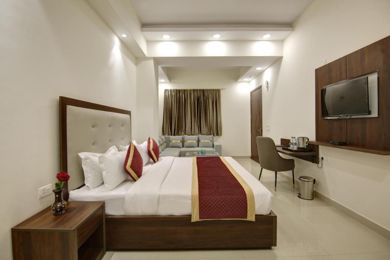 Hotel La Mirage 诺伊达 外观 照片