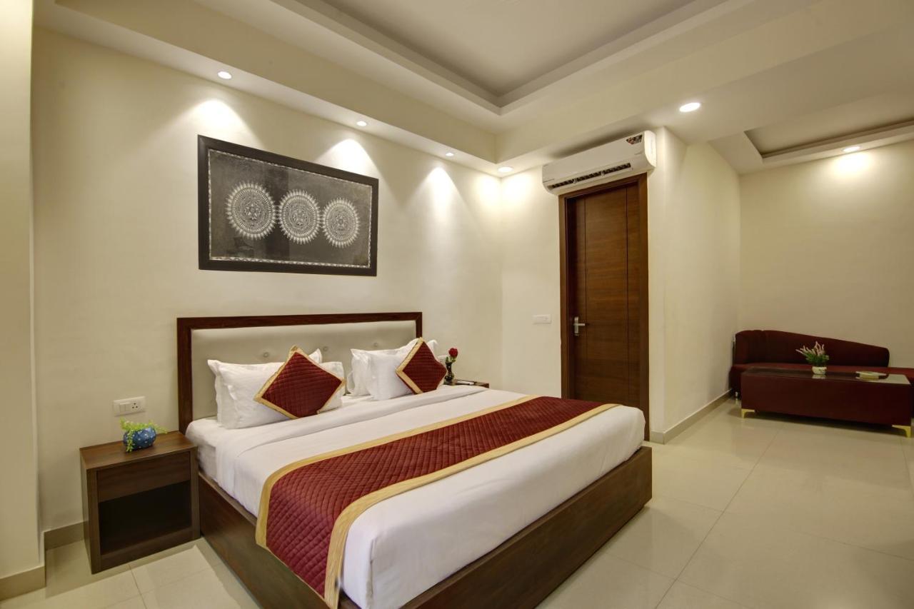 Hotel La Mirage 诺伊达 外观 照片