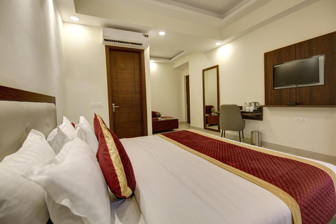 Hotel La Mirage 诺伊达 外观 照片